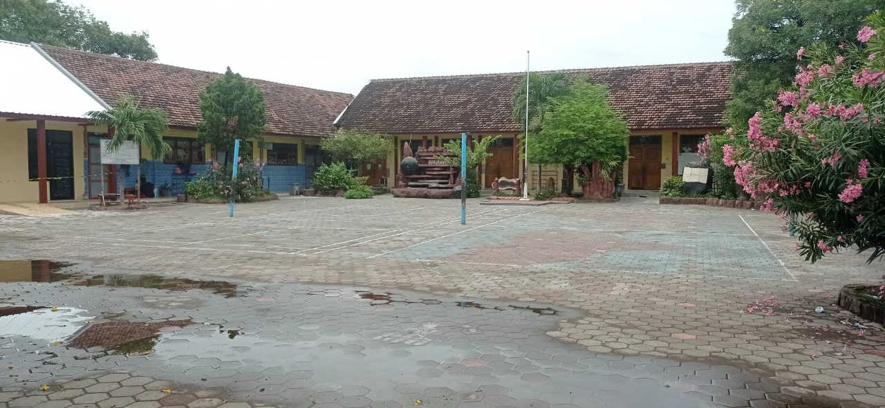 Halaman Sekolah